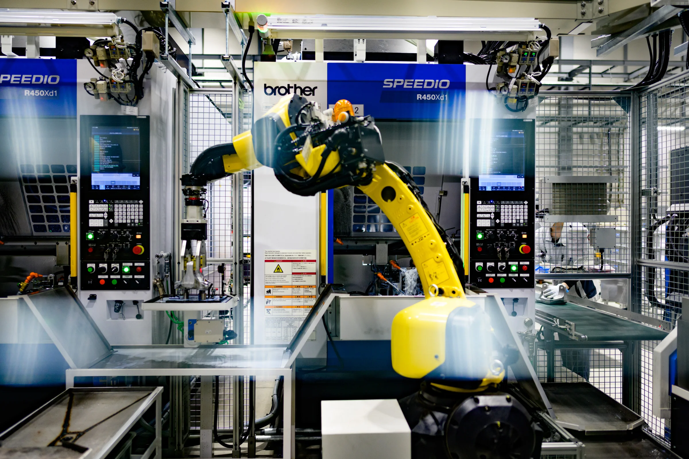 切削加工設備と産業用ロボット